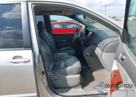 2004 Toyota Sienna Xle Limited z USA, uszkodzony, nr VIN 5TDBA22C04S008630